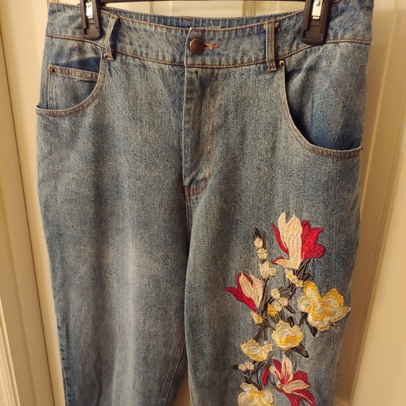 Paper Heart High Waist Jeans - Picture 2 of 8